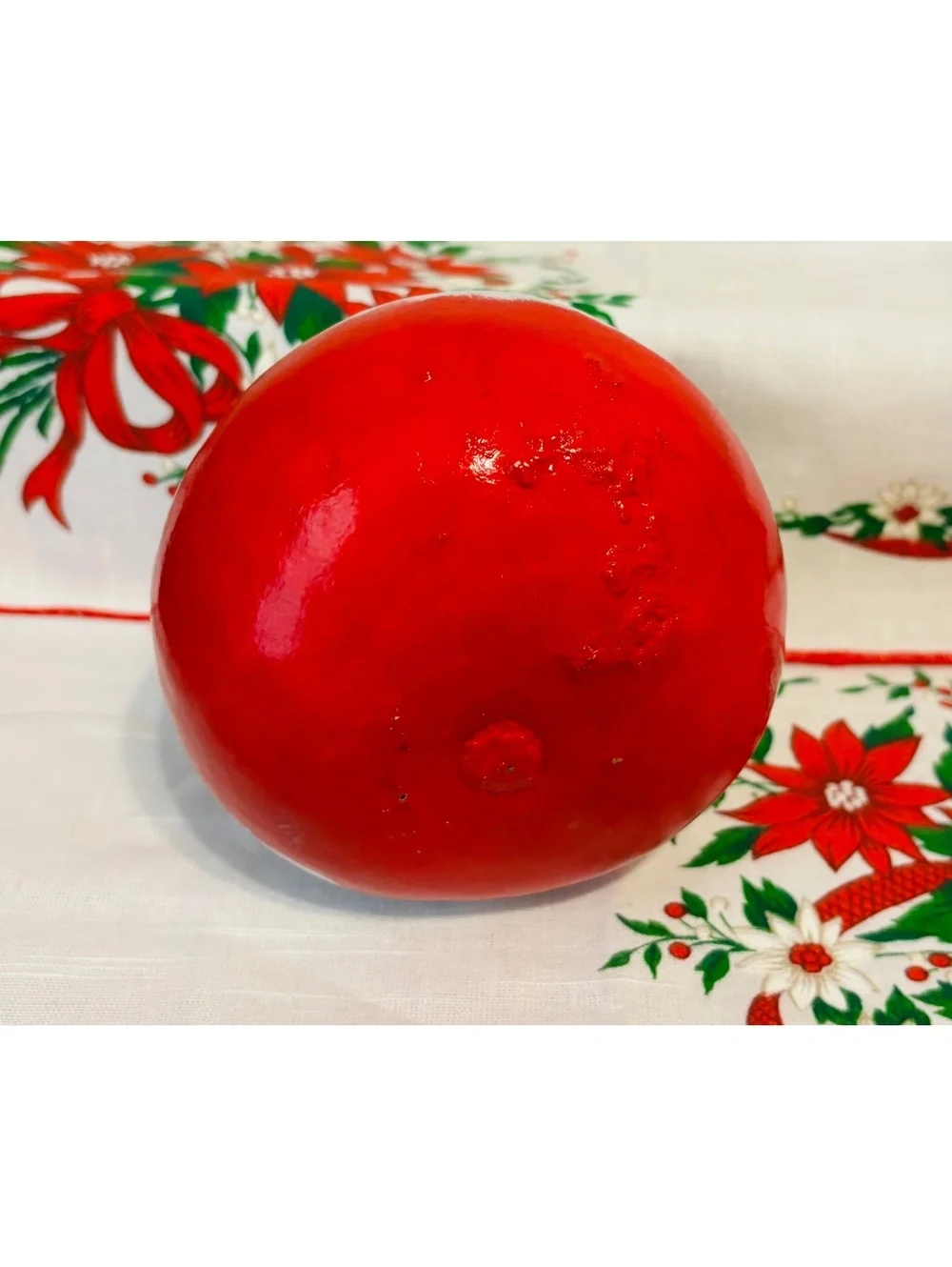 Unique Festive Folk Art Hand Painted Christmas Santa Gourd 5” Tall 5” Dianeter
